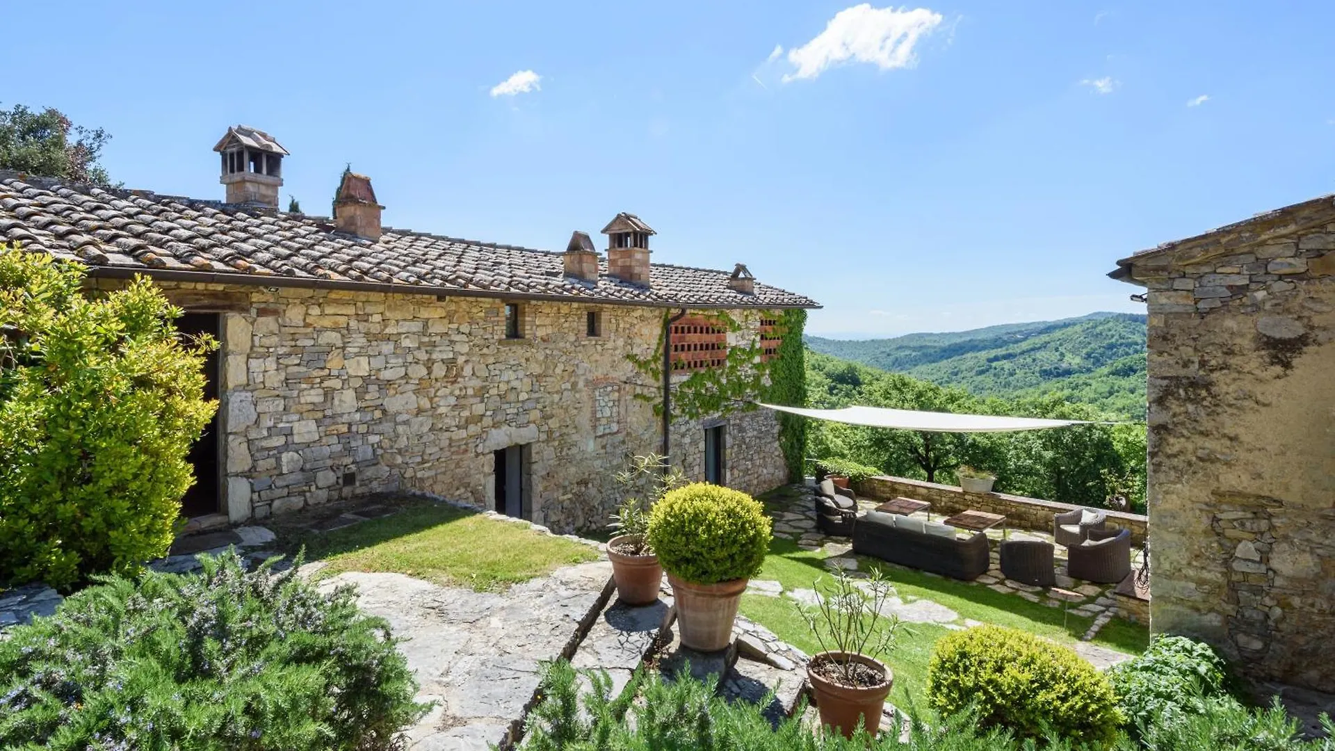 Villa Cavallari By Mmega Radda in Chianti Italy